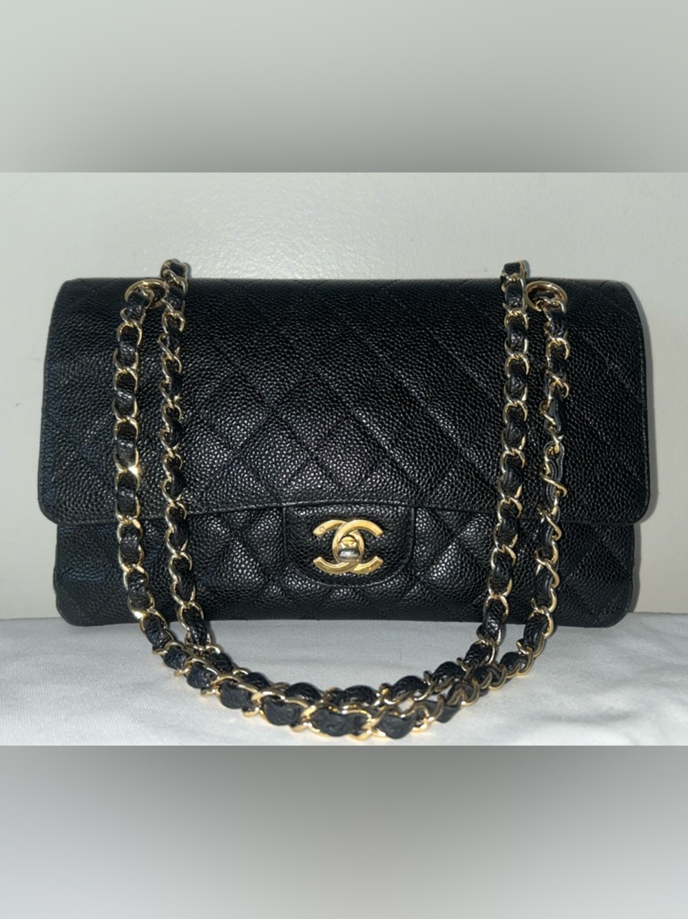 CHANEL Medium Classic Double Flap Caviar Quilted Handbag Black / 24K Gold - Picture 4 of 15